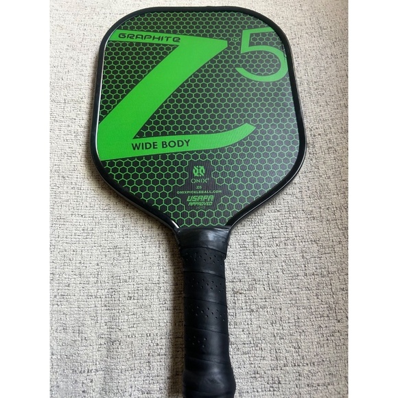 Z5 Graphite Pickleball Paddle - Picture 4 of 4